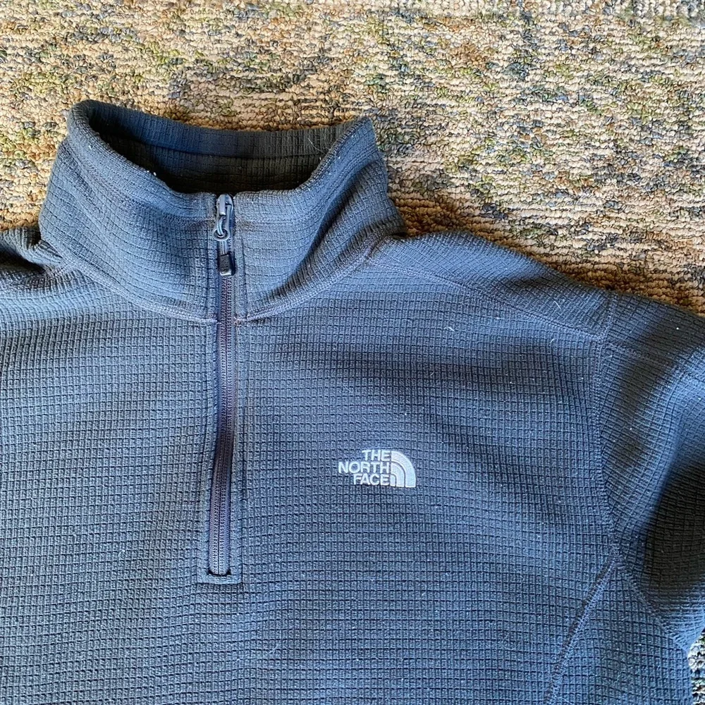 North face Quarter Zip Up